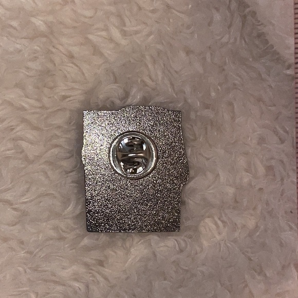 New Junji Ito Pin! - Picture 3 of 3